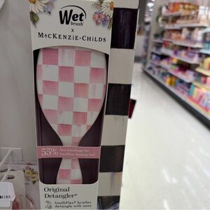 Wet Brush x MacKenzie-Childs Pink Checkered Detangler